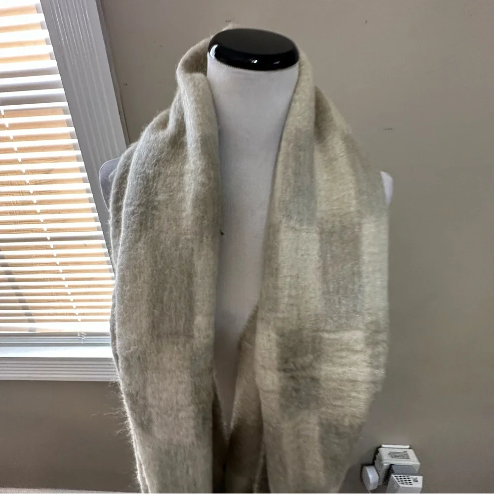 Madewell soft stylish